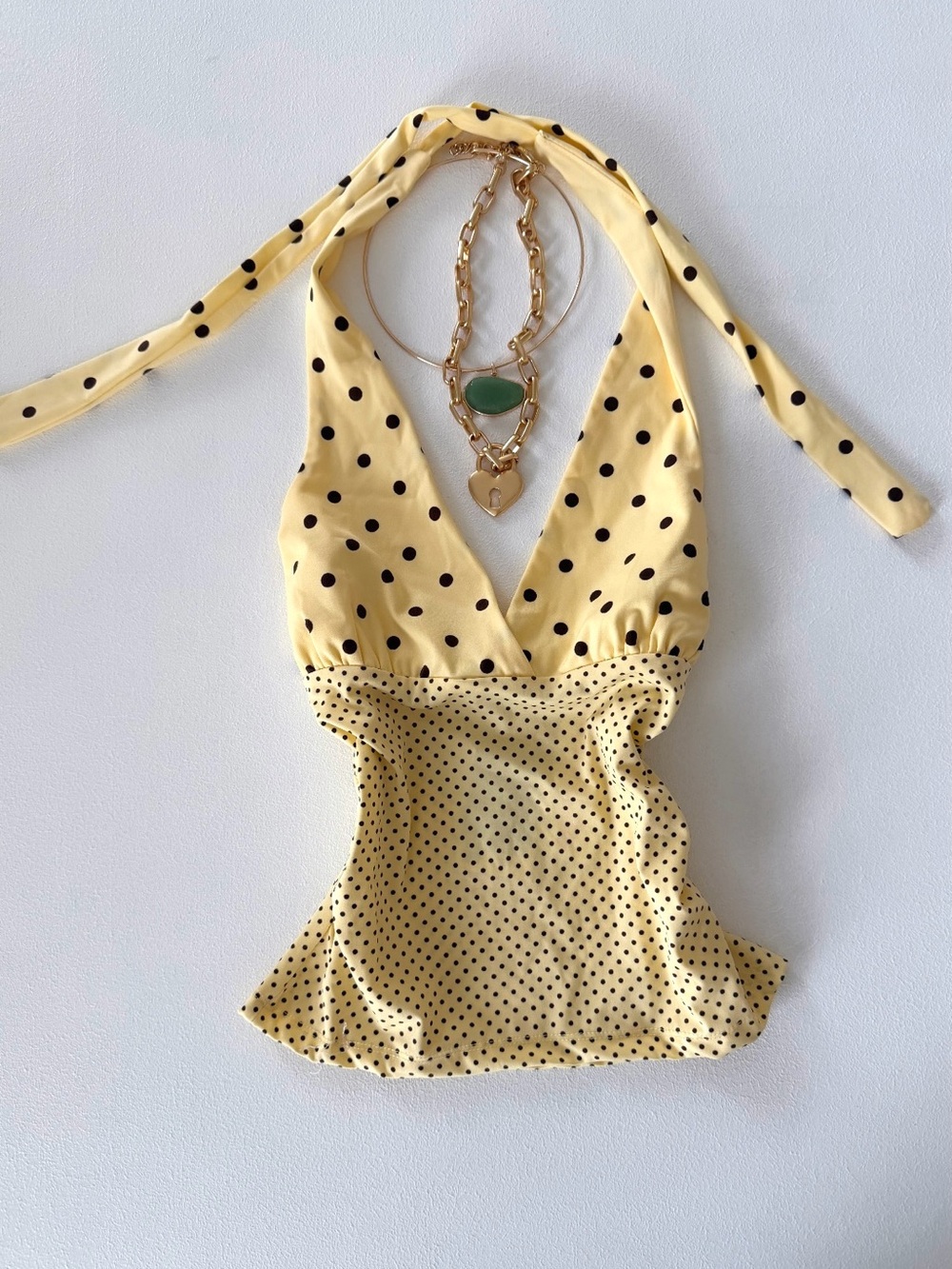 Butter Polka Dot Halter Top Tie Back Ruched
Stretch Size S